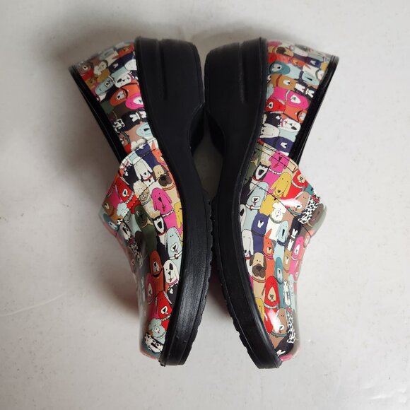 Easy Works by Easy Street Laurie Women's Size 10W Dog Print Slip-On Clogs - Picture 6 of 9